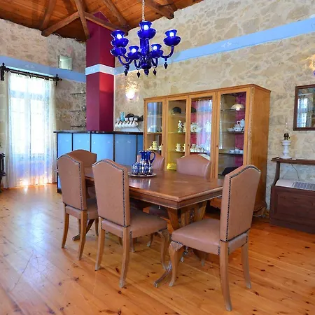 Apartment Viglatoras Sárkhos