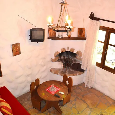 Apartment Viglatoras Sárkhos